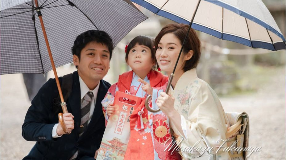 親子3人で、雨の中での七五三撮影