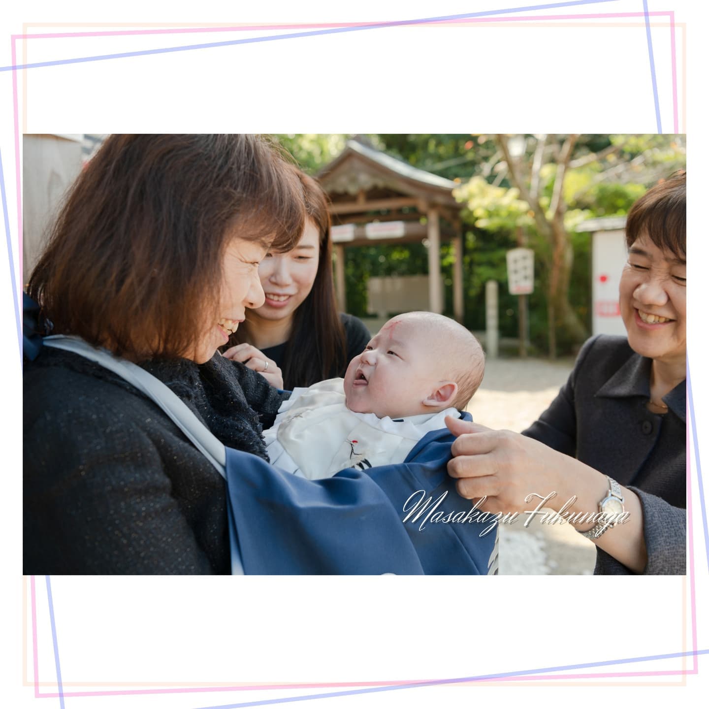 お宮参り|出張撮影|カメラマン|お宮参り写真|ババに抱っこされて上機嫌