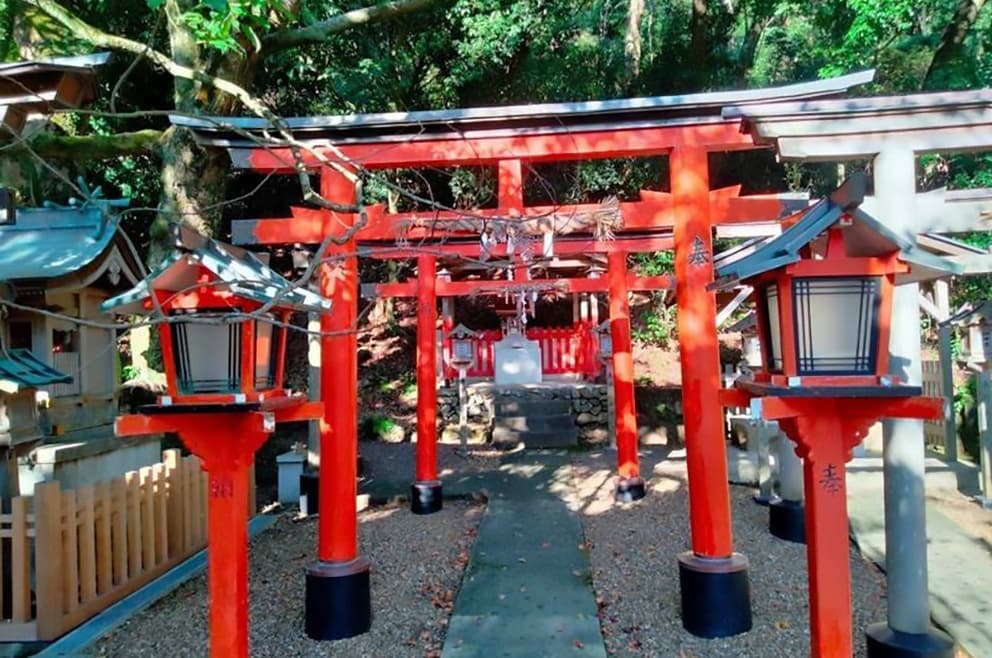 いzに鎮座する「◉◉」|出張撮影・カメラマン